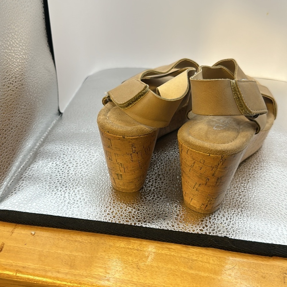 Sandals lightly use CL laundry. Size 7 medium. Wedge heel is 3 inches.​​​ - Picture 3 of 9